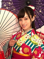 Kanna Hashimoto Tampil Memukau dengan Kimono