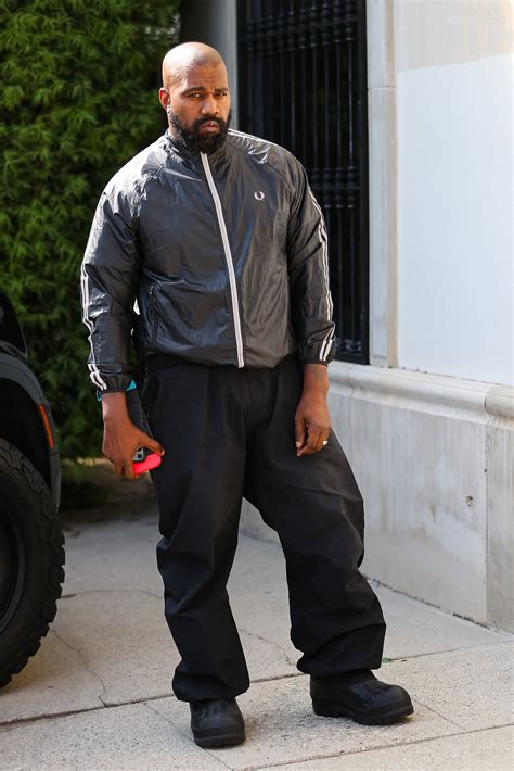 Kanye West Debuts New Haircut—See the Pics! E! Online UK