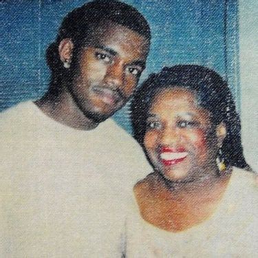 kanye west mama's boyfriend