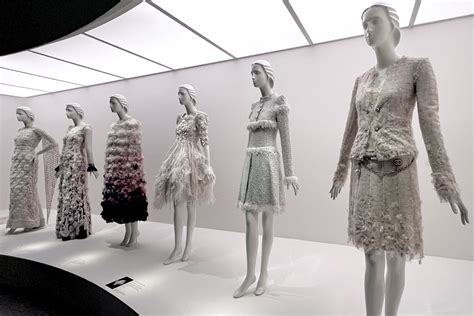karl lagerfeld a line of beauty theme