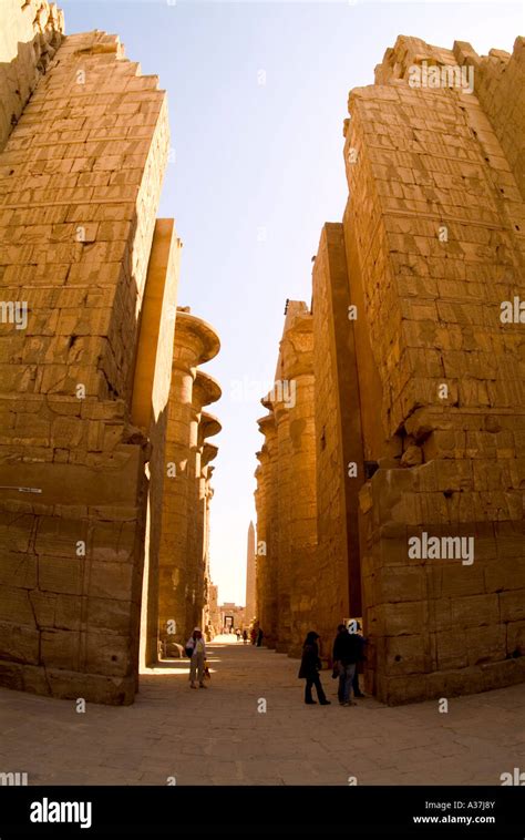 karnak temple columns