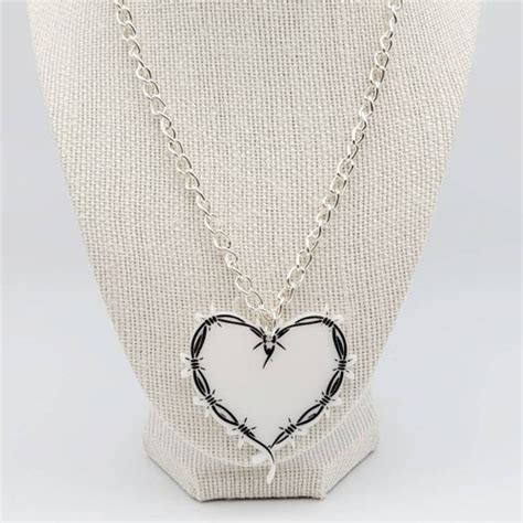 karol g heart necklace