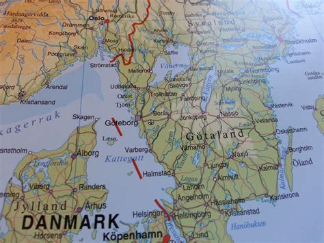Inramad karta över Danmark och södra Sverige. 70×50 cm Barnebys
