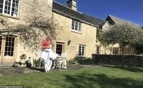 kate moss cotswold home
