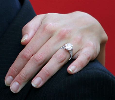 katie holmes engagement ring from tom cruise
