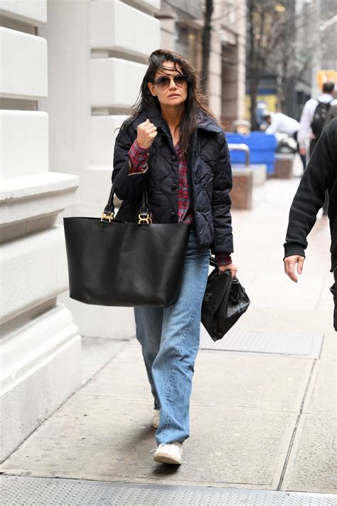 katie holmes street style 2023