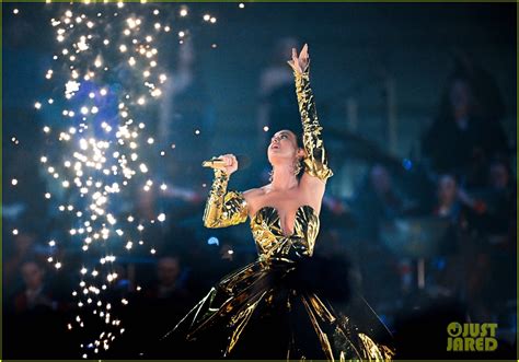 katy perry sings at coronation