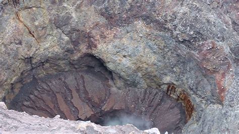 kawah gunung marapi sumbar