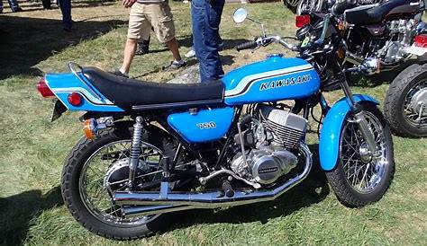 CLASSIC TWO-STROKE MOTORCYCLES: 1972 Kawasaki's Widowmaker Mach IV H2