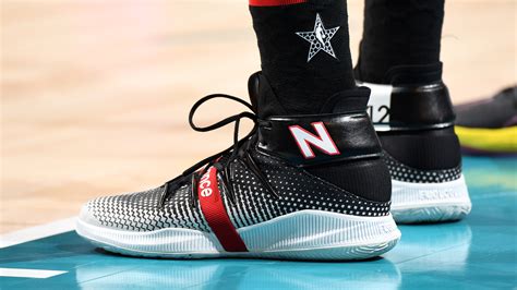 kawhi leonard shoe size