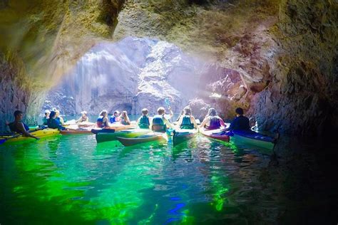 kayaking Emerald Cave