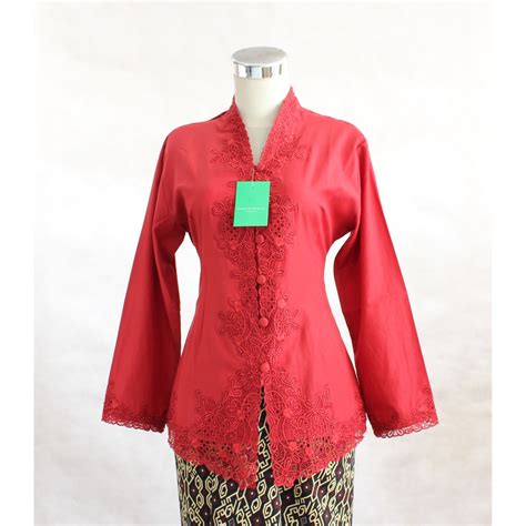 kebaya encim merah