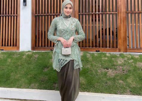 kebaya sage green hijab