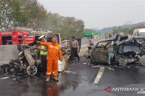 kecelakaan di tol cipularang