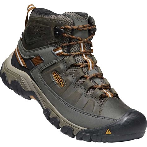 keen targhee hiking boots for men