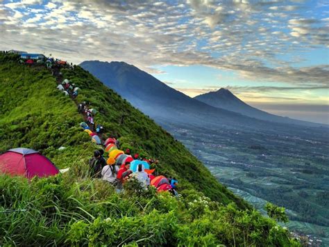 keindahan Gunung Andong