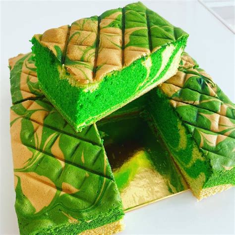 Kek Pandan Marble