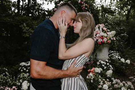 kelce swift engaged