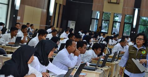 Gambar ilustrasi selebrasi kelulusan CPNS