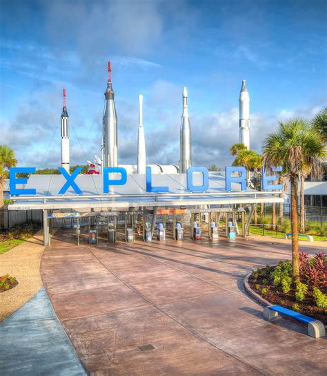 kennedy space center visitor complex hotels