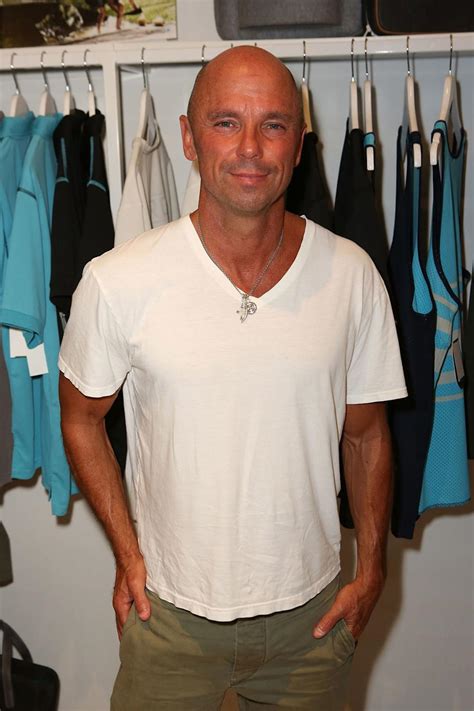 Kenny Chesney Without Hat