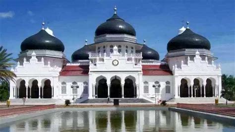 kerajaan islam pertama di indonesia berada di 02