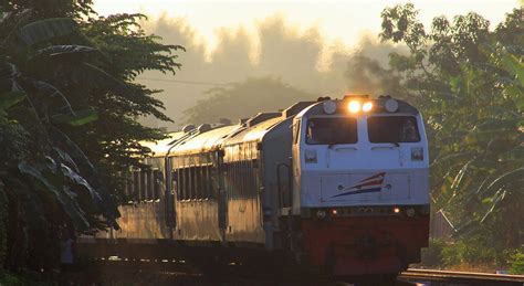 kereta api semarang jakarta