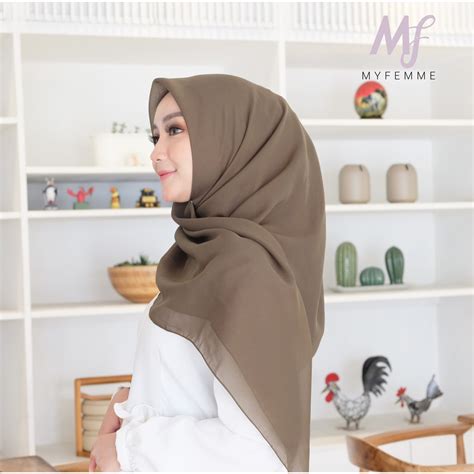 Kerudung Bella Square Warna Latte