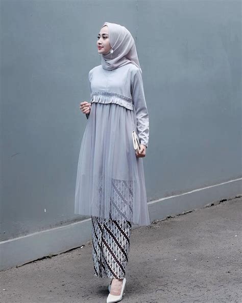 10 Gambar Baju Abu-Abu Cocok Dengan Jilbab Warna Apa