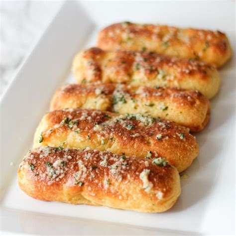 Keto Stuffed Breadsticks