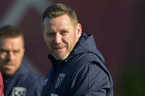 kevin nolan west ham coach