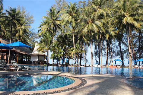 khao lak beach hotels