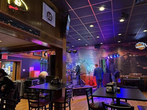 Kickstand Bar & Grill