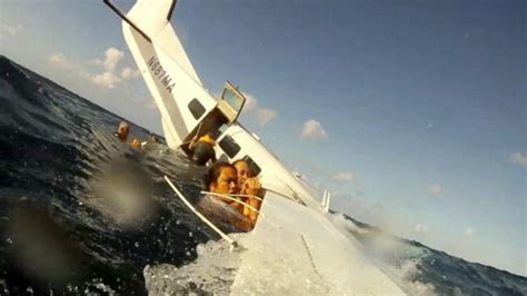 kids survive plane crash in ocean
