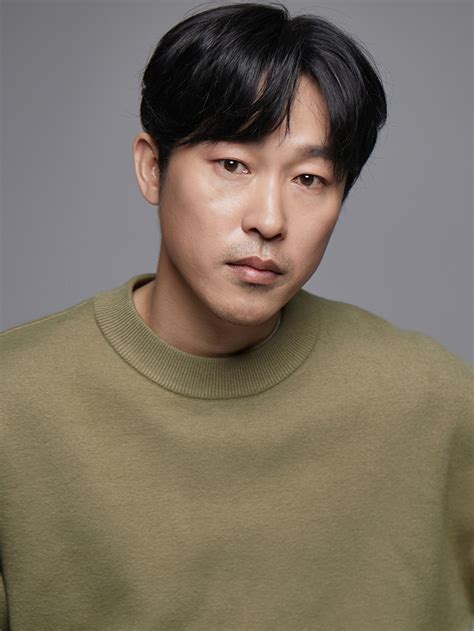 kim jong hee actor