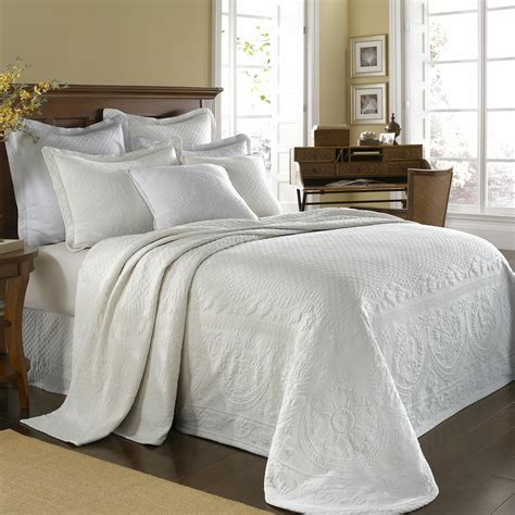 king charles bedspreads size
