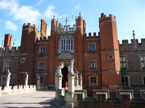 king henry viii castles and palaces