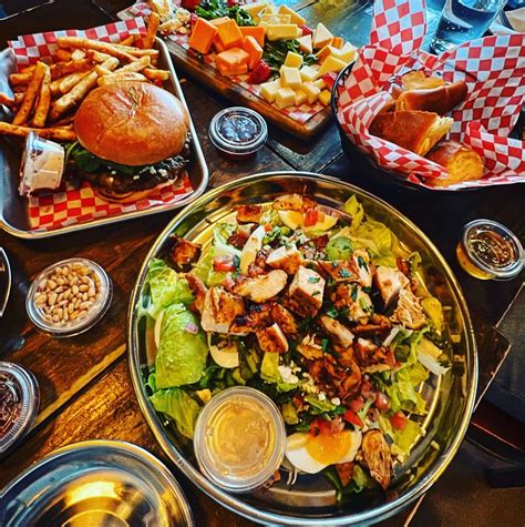 king rustic kitchen and bar