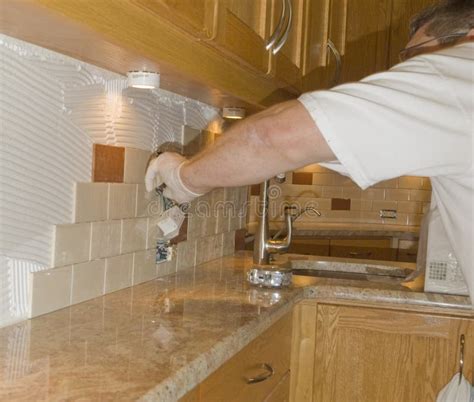 Famous Kitchen Tile Backsplash Installation References