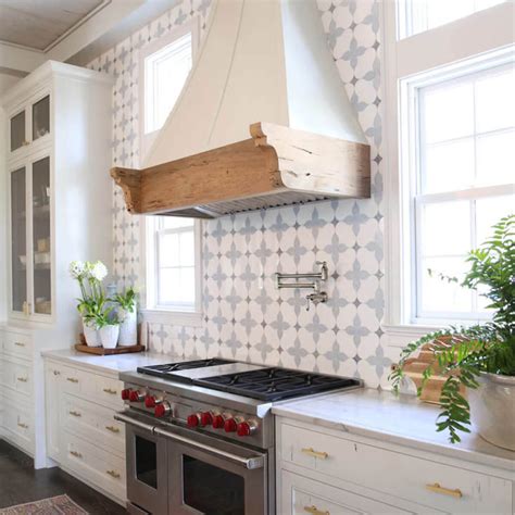 Awasome Kitchen Tile Ideas With White Cabinets References