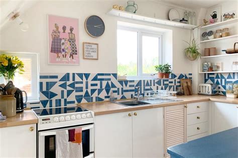 Incredible Kitchen Tile Upcycle 2023