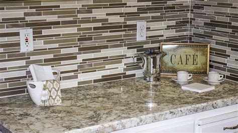 Kitchen Backsplash Outlet Ideas