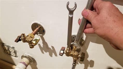 carinsuranceast.us:kitchen sink shut off valve location
