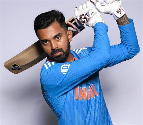 kl rahul height and w