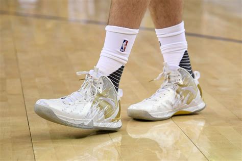 klay thompson shoe deal worth