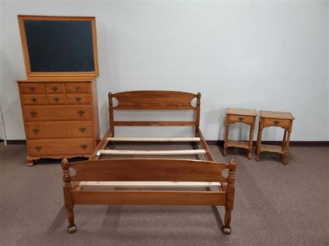 Kling Maple Bedroom Set