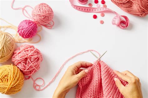 Knitting vs. Crocheting Which is Better? Which is Harder?