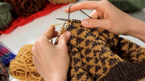 Finger Knitting A Chunky Blanket YouTube
