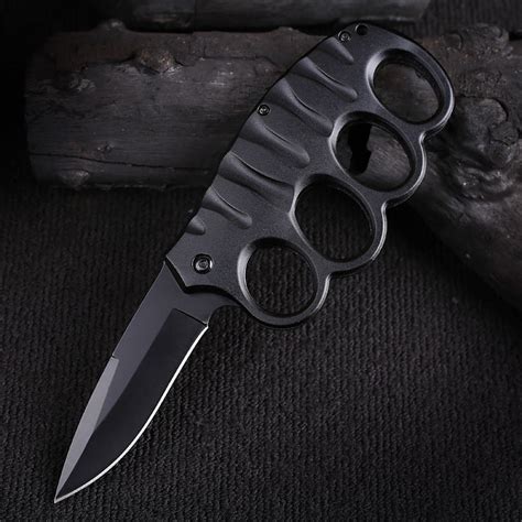 knives with brass knuckles