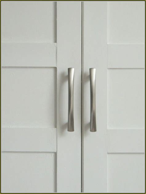 Knobs Or Handles On Pantry Doors